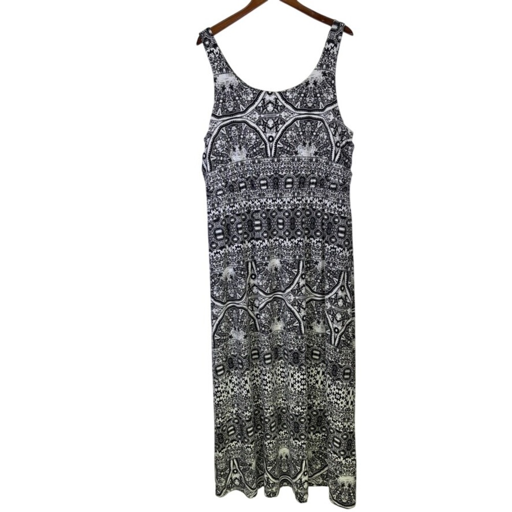 Woman's Sleeveless Maxi Dress Size XL Black White Damask Boho Vacation Beach